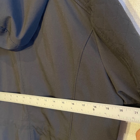 Black windbreaker jacket zip up with gold accents - Picture 16 of 16